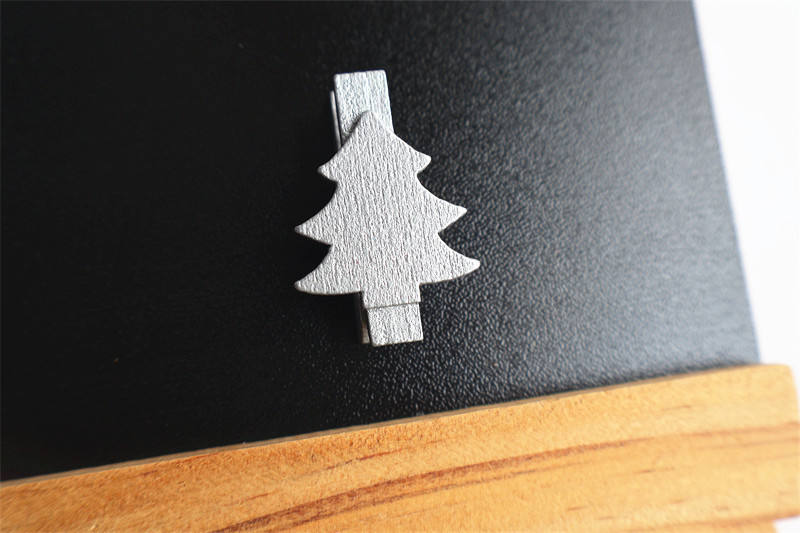 ต้นคริสต์มาสสีเงิน