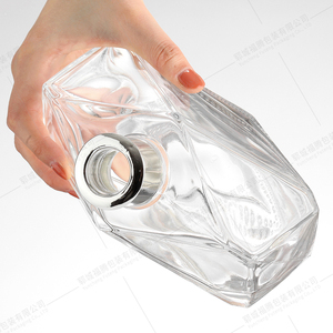 Bottiglie di Vetro Vuote per Liquori con Tappo in Legno Trasparente Personalizzate all'Ingrosso 500ml 700ml 750ml XO Brandy Tappo in Sughero Novità - Product Image 3