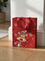 Sacs cadeaux en papier de Noël en stock, laminés mats avec poignées en corde de polyester pour cadeaux de fêtes et emballages saisonniers