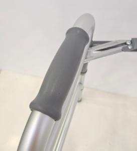 Andador Plegable Ligero para Personas Mayores, Liberación con 2 Botones, Patas Ajustables, Ayuda para Caminar Médica Plateada para Discapacitados - Product Image 4