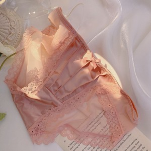 Culottes féminines sexy et séduisantes en dentelle fine à taille basse, slips semi-transparents moulants, doux et sensuels. - Product Image 3