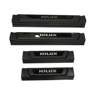 Logo personnaliser noir <span class=keywords><strong>porte</strong></span> <span class=keywords><strong>seuil</strong></span> plaques <span class=keywords><strong>de</strong></span> protection protecteur pour Toyota Hilux Revo Rocco GR 2015-2023 Double cabine pick-up 4X4 JIAHUI AUTO - Product Image 1