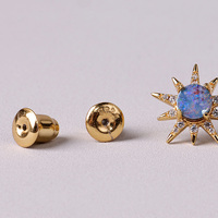 SubtleGlam Boucles d'oreilles clous en argent sterling plaqué or avec opale violette naturelle australienne, petit cabochon d'opale, cadeau tendance