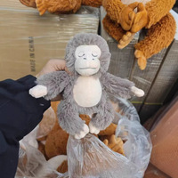 Peluche de singe brun doux avec un petit singe gris en peluche pour cadeau d'enfant et décoration de chambre