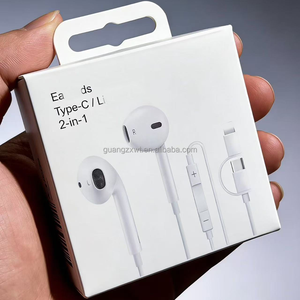 Auriculares Intrauditivos Universales 2 en 1 con Doble Conector Tipo-C / USB-L, Auriculares con Cable y Micrófono Incorporado y Control de Volumen - Product Image 1
