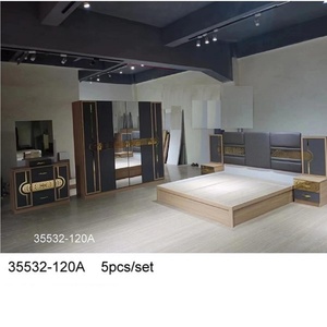 Ensemble de chambre à coucher moderne en bois, taille standard, avec tête de lit éclairée et armoire miroir, pour appartement ou hôtel - Product Image 3