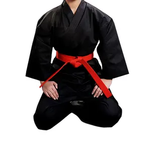 Schwarze Farbe Karate Anzüge Baumwolle Uniformen Js-05ks
