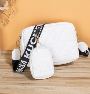 Le fabricant vend en gros des sacs à main de luxe, des sacs à bandoulière pour femmes, des portefeuilles de créateurs, des sacs pour femmes. - Product Image 3