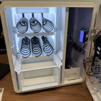 Máquina Expendedora Mini ODM OEM de 6 Canales con SDK Habilitado, Pantalla Táctil de 5 Pulgadas, Servicio 24 Horas para Gimnasios, Piscinas y Salones de Deportes, Venta de Bebidas Deportivas