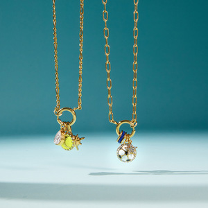 Collar con Colgante de Fútbol para Mujer, Estilo Moderno para el Día del Partido, Acero Inoxidable, Chapado en Oro, Resistente al Agua y al Deslustre, Joyería Deportiva - Product Image 3