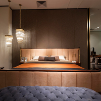 Design original Design italien exclusif Tissu en cuir nubuck véritable de haute qualité Lit King Size avec table de chevet Ensemble de lit pour la maison