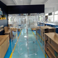 Vitrine personnalisée en acrylique de grande taille à 5 niveaux Vitrine rotative debout au sol avec lumières LED