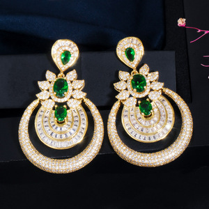 Pendientes Largos de Lujo con Circonita Cúbica Verde Esmeralda, Chapados en Oro de 18k, Estilo Vintage, para Mujer, Ideales para Bodas y Fiestas, Dubai - Product Image 3