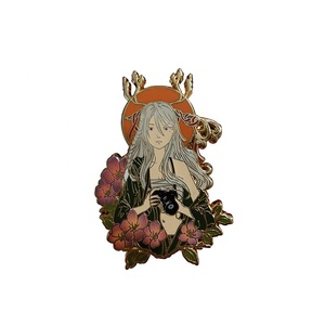 El tema <span class=keywords><strong>de</strong></span> que la chica tomando fotos también es un PIN <span class=keywords><strong>de</strong></span> esmalte duro dorado chapado mental <span class=keywords><strong>de</strong></span> paisaje - Product Image 1