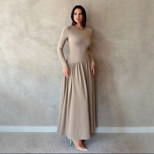 Robe de soirée élégante personnalisable en jersey extensible, asymétrique à <span class=keywords><strong>une</strong></span> épaule avec découpes latérales spectaculaires, idéale <span class=keywords><strong>pour</strong></span> les événements formels et les sorties glamour - Product Image 4