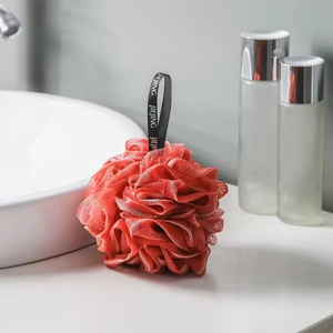 Esponja de baño de espuma rica con certificación ecológica de dos tonos, esponja de bola eficaz para eliminar la piel muerta para exfoliación corporal, 50g a granel para uso en la ducha - Product Image 1