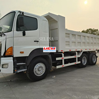 Camion benne HINO 6x4 poids lourd 700 d'occasion en excellent état à prix réduit