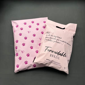 Bolsas de Envío de Poliéster Rosa Claro Mate Personalizadas - Bolsas con Asa Troquelada con Diseño de Huella de Pata e Impresión Personalizada - Product Image 1