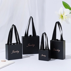 Boîtes cadeaux carrées tendance en gros <span class=keywords><strong>de</strong></span> Yiwu en stock pour colliers, bagues, boucles <span class=keywords><strong>d</strong></span>'oreilles, bracelets, emballage <span class=keywords><strong>de</strong></span> bijoux sans <span class=keywords><strong>fermeture</strong></span> - Product Image 4
