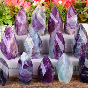 Vente en gros de sculptures de pierres précieuses naturelles de guérison, cristal de fluorite arc-en-ciel sculpté en forme de flamme pour la décoration de la maison - Product Image 1