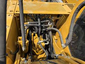 Excavatrice hydraulique 320CL modèle 2018, moteur diesel 103KW, 20 tonnes, excellent état, sans fuites, châssis robuste, godet de 1,2 m - Product Image 6