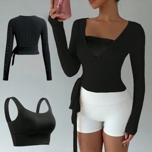 Ensemble de yoga 2 pièces respirant pour femme : haut court à manches longues avec lien sur le devant, soutien-gorge de sport et leggings taille haute pour la gym et l'entraînement - Product Image 4