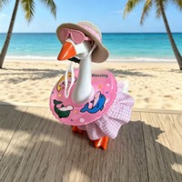 Nouveauté Décoration de Fête de Plage : Ensemble de Tenue d'Été pour Oie Gonflable de 7 Pouces avec Chapeau, Bouée de Natation et Robe