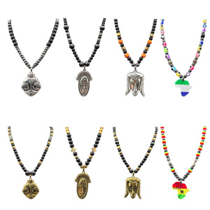 Collana con perline in legno, turchese e ematite nera naturale da 10 mm, con ciondolo in lega a forma di maschera tribale africana, stile boho - Product Image 1