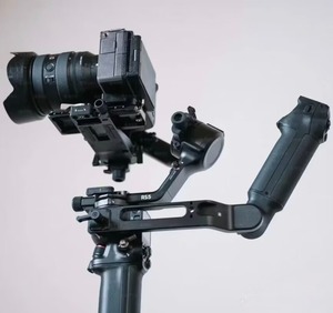 Stabilisateur de cardan professionnel 3 axes <span class=keywords><strong>Ronin</strong></span> DS 5 Combo avec charge utile de 6,6 lb, suivi automatique de tout, pour appareils photo reflex numériques et hybrides - Product Image 3