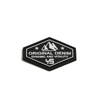 Étiquettes de marque en PVC carrées personnalisables pour vêtements, avec échantillons fournis par le client et délai de livraison d'échantillons de 7 jours