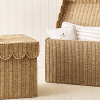 Panier de rangement en rotin naturel tissé à la main adapté pour contenir des accessoires et des articles de cuisine du Vietnam