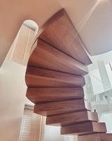 Escalier en colimaçon empilé avec garde-corps en verre de 12 mm ou balustrade en métal