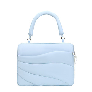 Sac à bandoulière matelassé moelleux, sacoche légère rembourrée pour ordinateur portable, sacoche de bureau style INS couleur unie avec logo personnalisé - Product Image 2