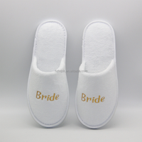 Chaussons de mariée blancs imprimés en velours corail à bout fermé, fournitures de mariage, pour chambres de demoiselles d'honneur et enterrement de vie de jeune fille