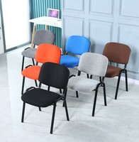 Chaise empilable à structure métallique bon marché de fabricant chinois chaise d'étudiant en tissu rembourré chaise de conférence de visiteur de bureau empilable