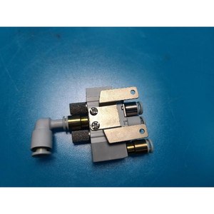Válvula Neumática de 5 Puertos SMC SYA3120-C6-F2-X10, Usada, Piezas de Equipos Semiconductores Legacy - Product Image 5
