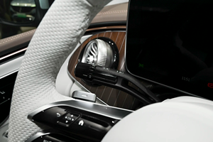 Popolare Mercedes-EQE 2026 500 4MATIC Edizione Pioneer, Autonomia 681km, Batteria 96.1kWh, 300kW, 858Nm di Coppia, in Offerta - Product Image 6