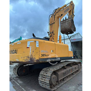 Excavatrice sur chenilles Hyundai 305LC-7 d'occasion en stock avec godet de 1,38 m, poids opérationnel de 30 tonnes, moteur, pompe et roulement - Product Image 1