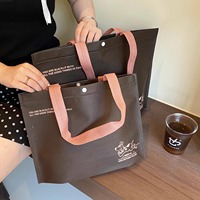 Tas belanja sepatu anak-anak non woven warna coklat Multi ukuran dengan tombol tas tote non-tenun ekstra besar untuk Jaket bulu angsa