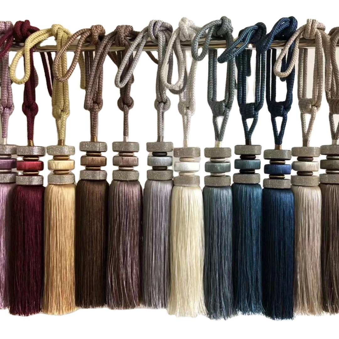 Fabrika doğrudan tedarik modern stil yıldızlı topu kristal altın perde tieback tutucu perde dikiş püskül saçak