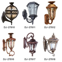 Lampe murale à énergie solaire rétro personnalisée de style européen pour l'extérieur à LED Petite lampe murale étanche en aluminium Ce Garden 80 IP65