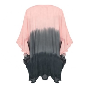 Robe Kaftan de plage style poncho en rayonne rose ombré, teinte à la main, col en V, manches longues, ourlet à volants, grande taille pour femme - Product Image 4