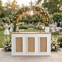 Comptoir de bar commercial moderne personnalisé en contreplaqué avec décor en rotin véritable pour hôtels, mariages et événements
