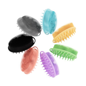 Brosse de bain et de shampoing ovale en silicone avec poils doux pour l'exfoliation et le nettoyage dans la salle de bain - Product Image 3
