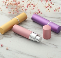 Vente en gros Coloré Personnalisé 5ml 10ml Vaporisateur d'huile de luxe Vaporisateur de parfum Atomiseur en aluminium avec boîte-cadeau