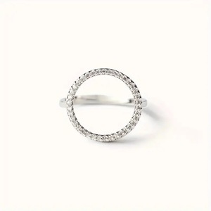 Anello rotondo cavo da donna con design geometrico semplice, adatto per l'uso quotidiano. - Product Image 5