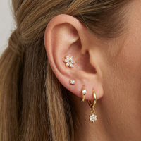 Pendientes de Aro Dorados para Mujer, Set de Pendientes Pequeños y Delicados con Zirconia en Forma de Flor, de Acero Inoxidable para Cartílago