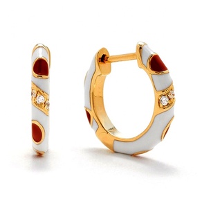 Milskye bijoux fins à la mode plaqué <span class=keywords><strong>or</strong></span> 18 carats 925 argent <span class=keywords><strong>créole</strong></span> mini tuscard email leo boucles d'oreilles créoles en émail <span class=keywords><strong>blanc</strong></span> doré - Product Image 5