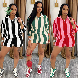 ชุดเซ็ต 2 ชิ้น ลายทางฤดูร้อนใหม่ เสื้อแขนยาวและกางเกงขาสั้นเอวสูง เสื้อผ้าลำลองสำหรับผู้หญิง - Product Image 1