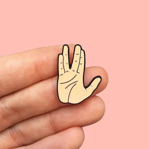 Star Trek Spock Hand Vulcan Salute Enamel Brooch Pins Badge Lapel Pins Alloy Metal Fashion Jewelry Accessories Gifts